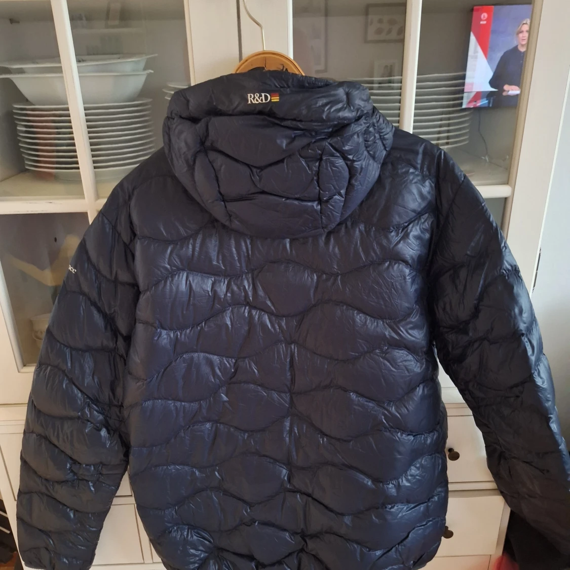 Mörkblå lätt dunjacka från Peak Performance - 1