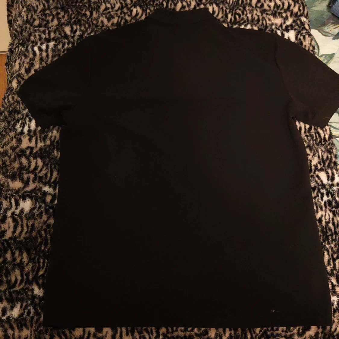 Svart pikétröja med dragkedja - 2