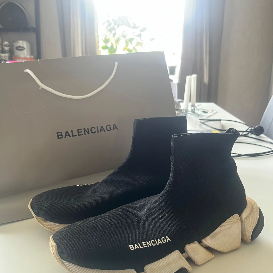 Balenciga skor svart vita
