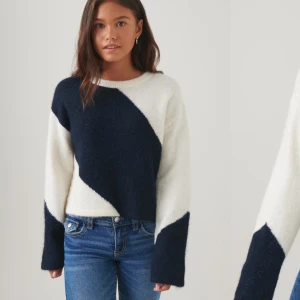 Tröja - En fin oanvänd tröja från gina tricot i storleken 158/164 som är slut i storleken på gina tricots hemsida💗nypris är 250 kr