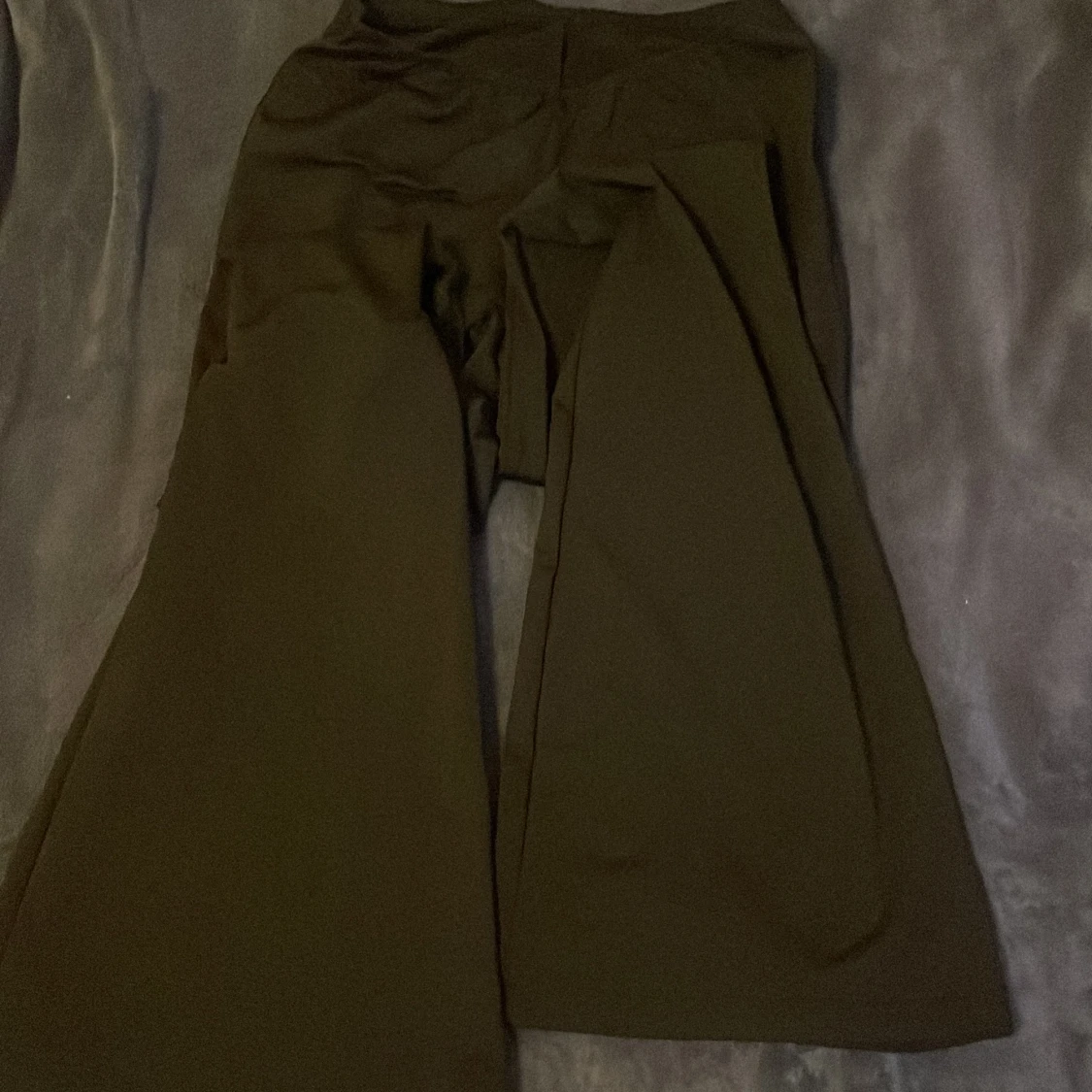 Svarta vida byxor - 1