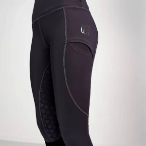 Gråa ridleggings - Säljer ett par gråa ridleggings i mycket bra skick. De är högmidjade och har en tight passform, perfekt för ridning. Dock lite slitna vid rumpan men inget som skadar 