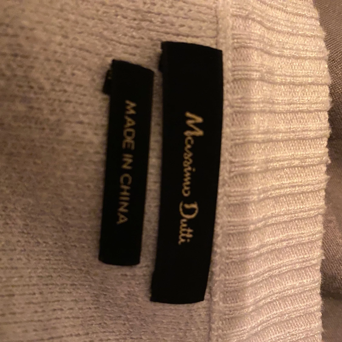 Ljusgrå tröja från Massimo Dutti - 90