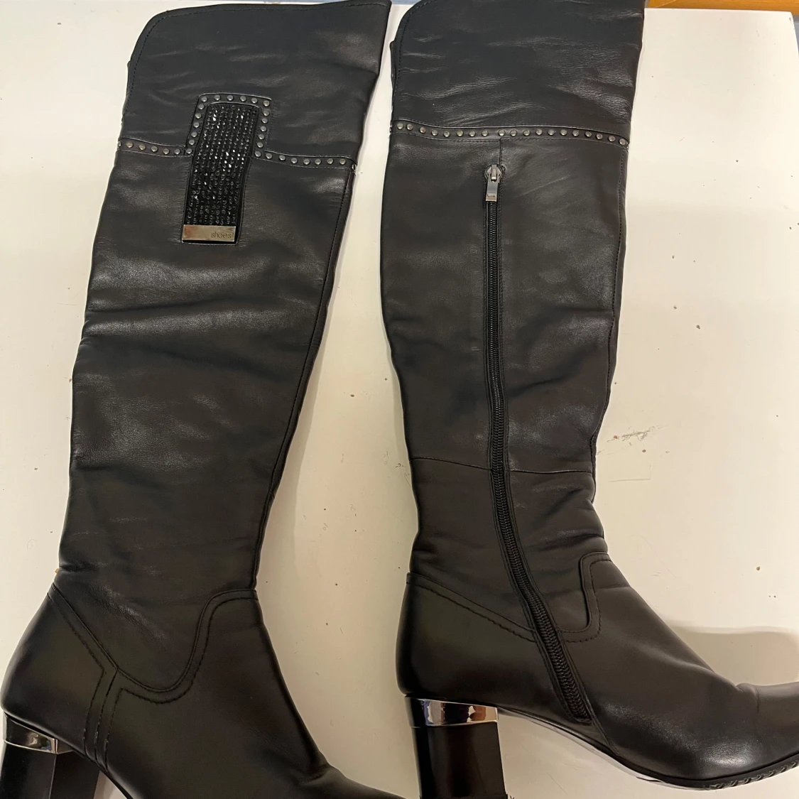 Svarta stövlar med pälsfoder - 90