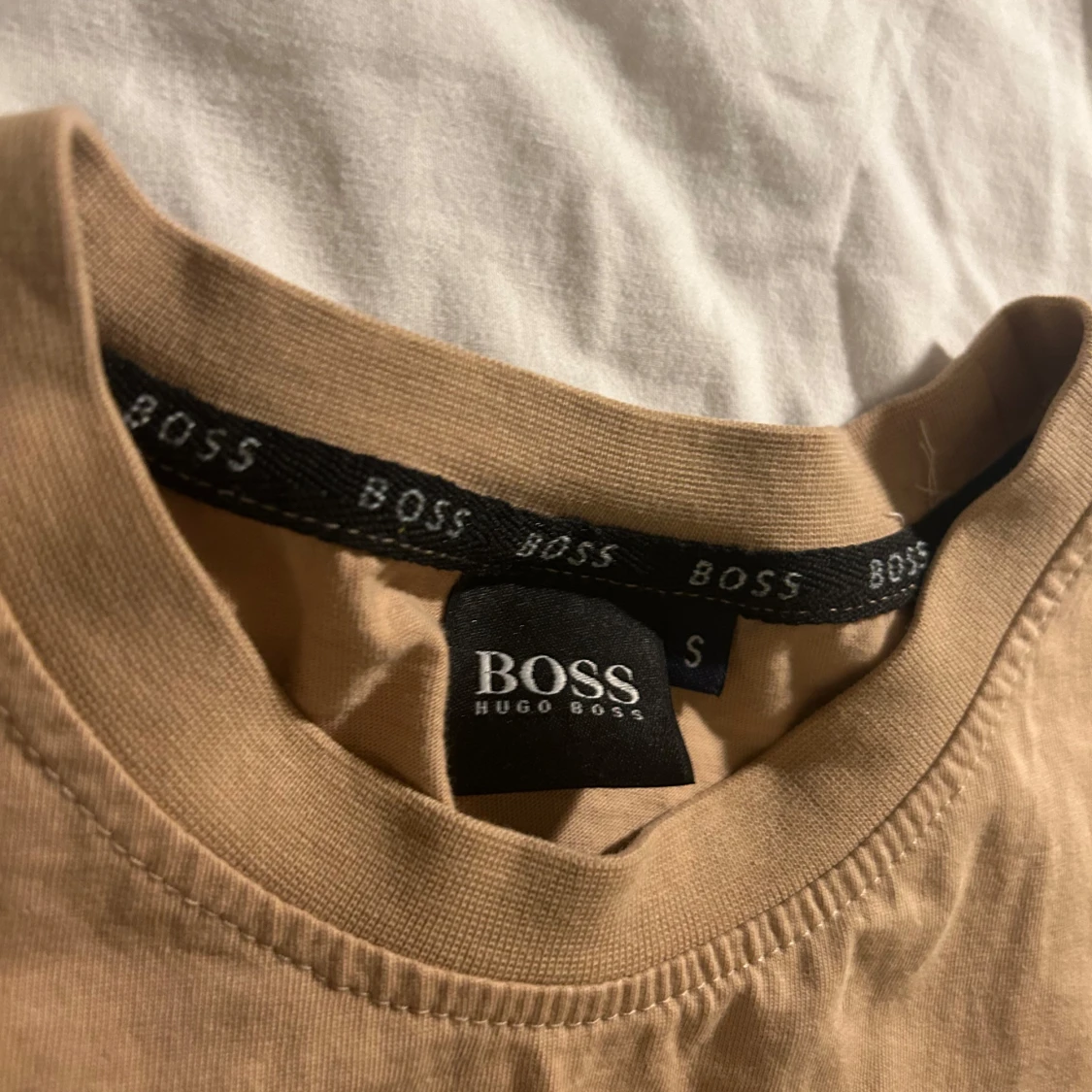 Beige t-shirt från Hugo Boss - 90