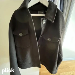 Svart kappa Vero Moda - Skriv privat för fler bilder❤️