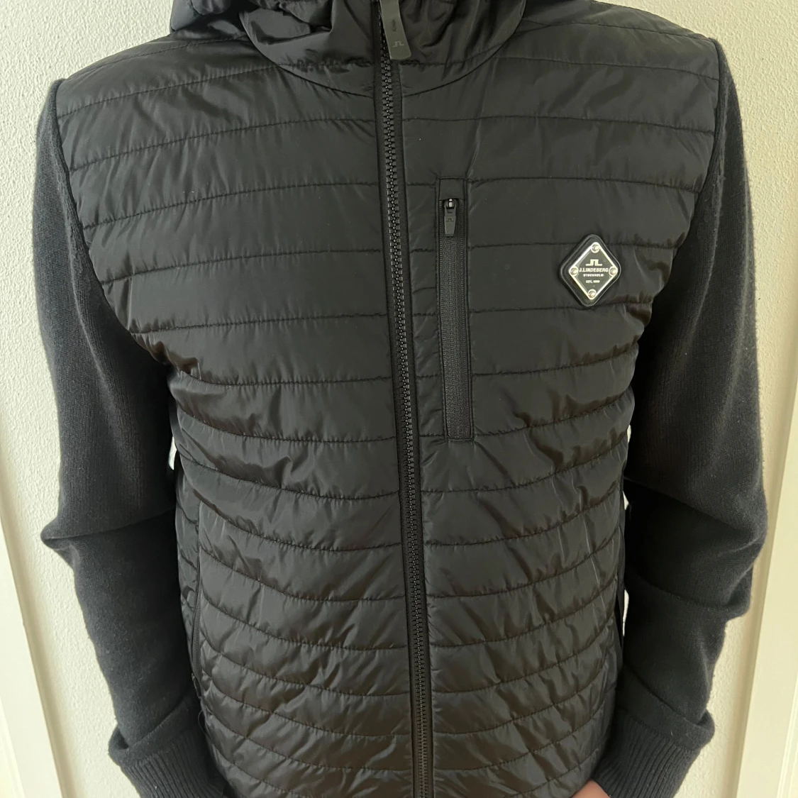 Svart quiltad jacka från J.Lindeberg - 90