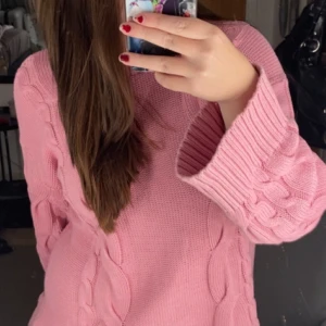 Stickad tröja - Stickad tröja från lager 157, knappt använd💕