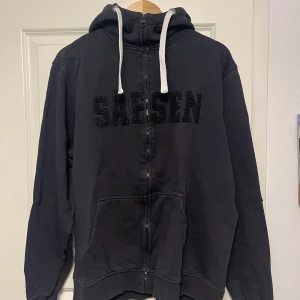 Säfsen zip hoodie - Supermysig zip hoodie från Säfsen. Storlek xxl men sitter som en L