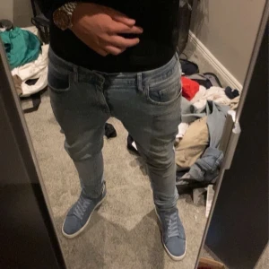 Tiger of sweden jeans ljusblå - Ett par fräscha och nya slim tiger of sweden jeans som är ljusblåa. Nytt skick och inga defekter. Pris kan diskuteras vid snabb affär