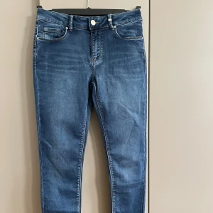 Jeans 38 nya med prislappen kvar  - Från Toxic3  Mycket sköna  Finns även 36 och 40