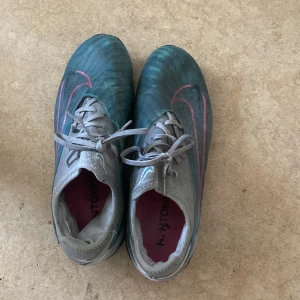Nike phantoms fotbollskor - Används ca 8-9 månader St 40,5 Funkar bra