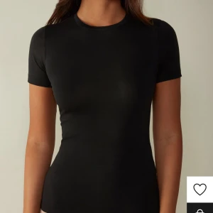 Intmissmi T-shirt  - Säljer min intmissmi T-shirt då den inte var min smak 