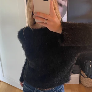 Open-back Zara tröja - Användes vid nyår och har inte använts sen dess🖤🪩skit cool med öppen rygg