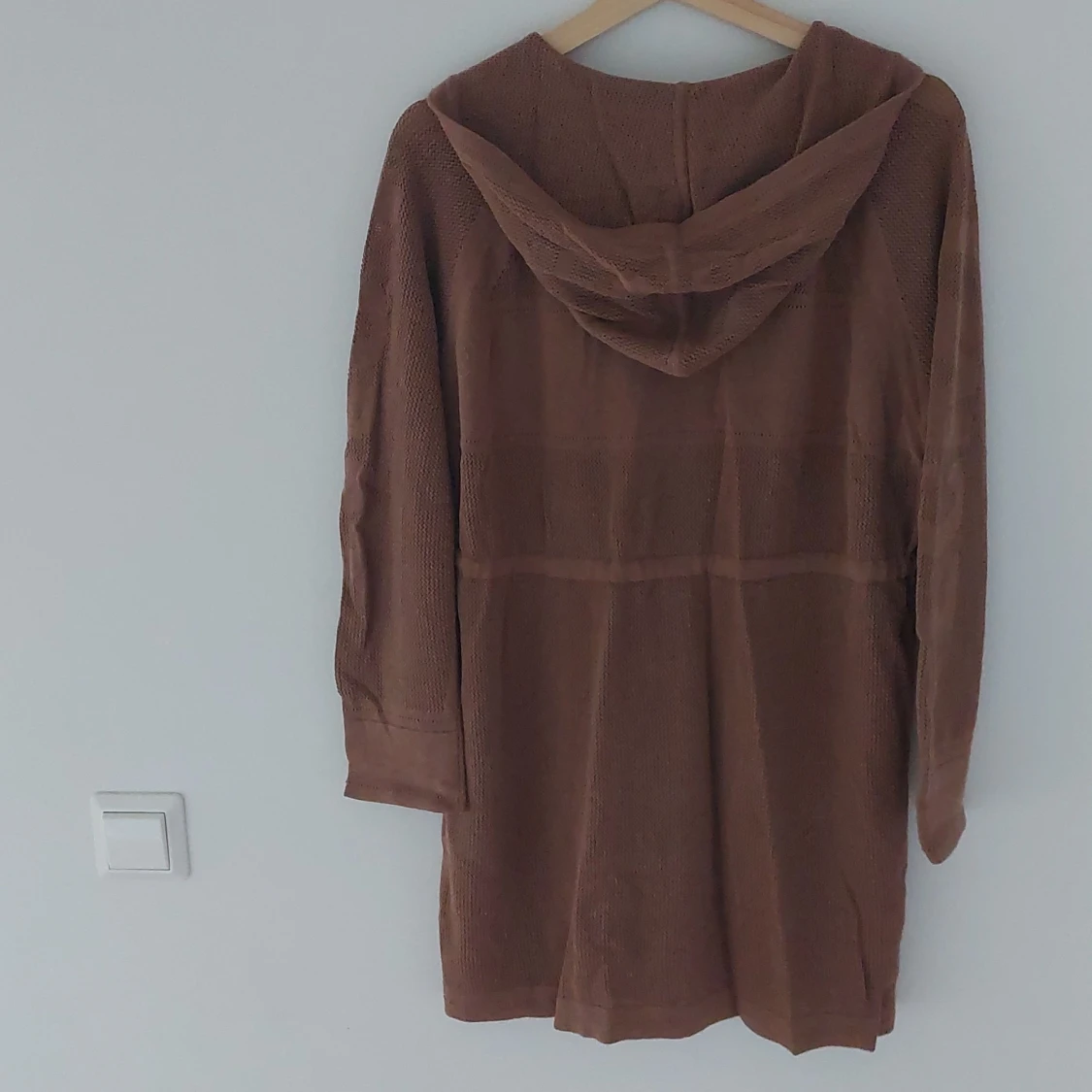 Brun finstickad kofta från LeComte - 90