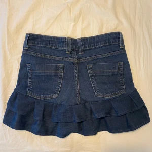 Jeanskjol med volanger  - Har sytt den själv! Passar någon som har xs-s! Pris går att diskutera💓