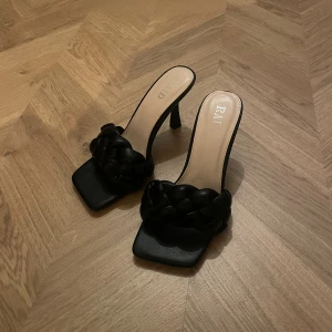 Klackskor - Klackskor från raid. Aldrig använda endast testade