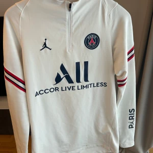 PSG Tröja i storlek S - Fint skick 