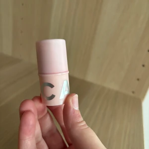 Caia blush soft burgundy - En caia blush som använd 3 gånger med borste bara 