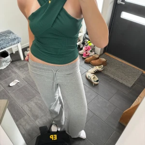 Festtopp - Sååååå snygg grön festtopp!!!! Aldrig använd 💚💚