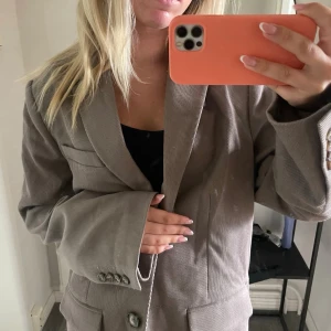 Blazer / kavaj - Så snygg blazer/kavaj från Nakd! Superfint skick 