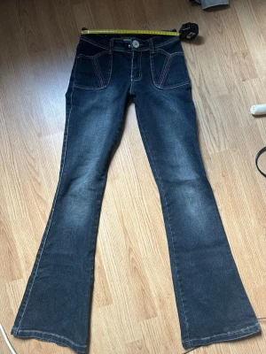 Lågmidjade bootcut jeans - Så snygg färg! 💙💙