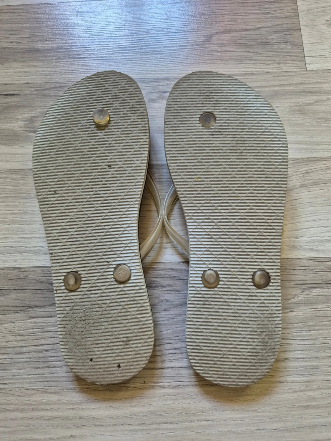 Svarta flipflops med hjärtmönster - 2