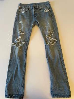 Ralph lauren, Denim & Supply jeans  - Jeans från Ralph lauren, Denim & Supply med slitningar fram- och baktill. I övrigt i fint! 