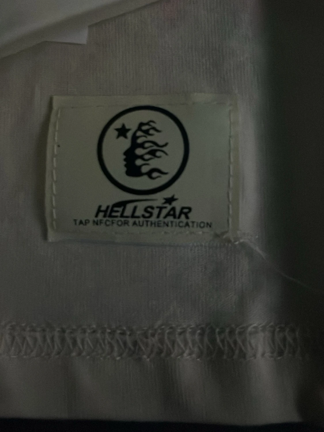 Vit Hellert Records t-shirt med tryck - 2