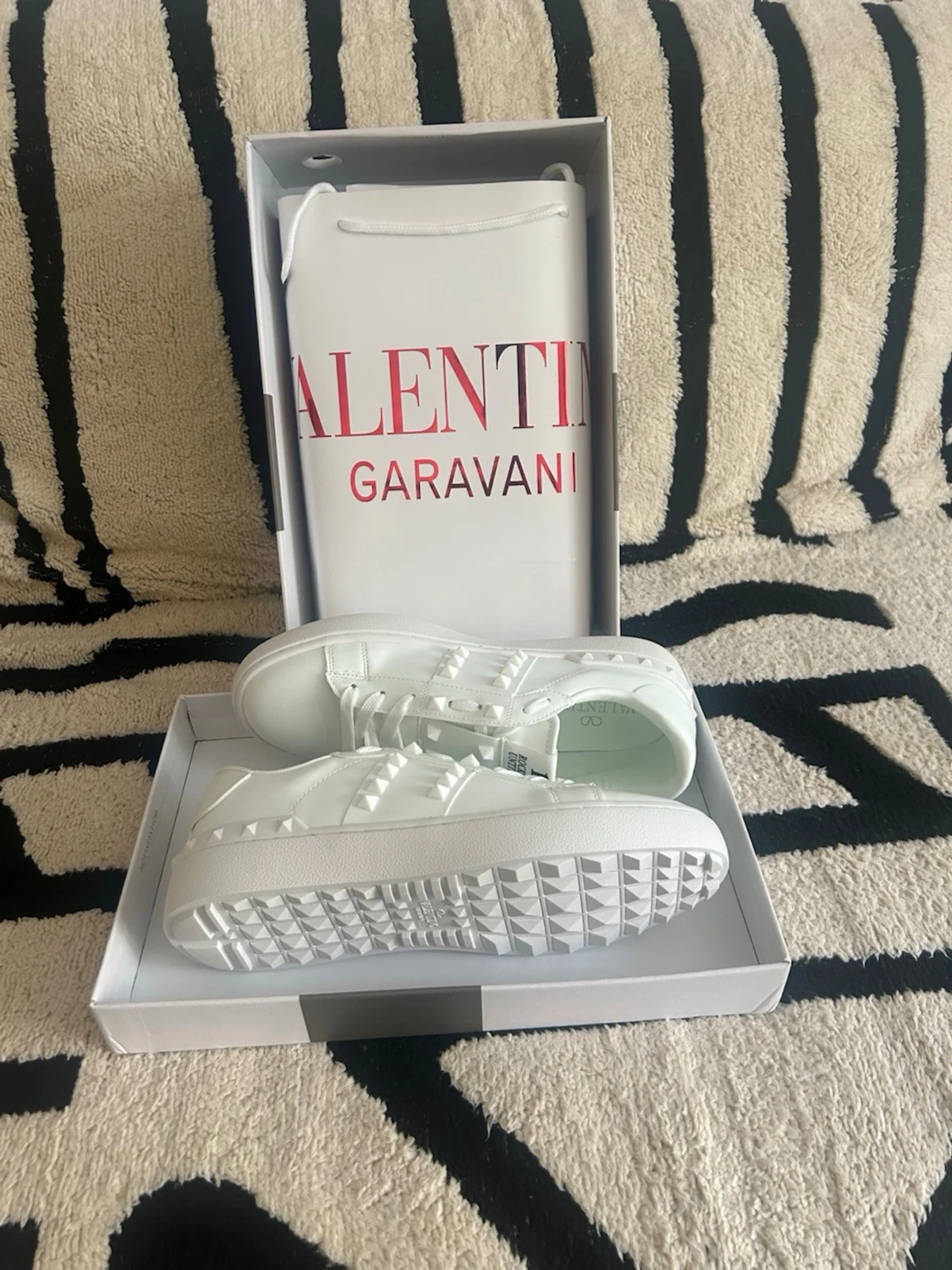 Valentino Garavani Rockstuds - 3
