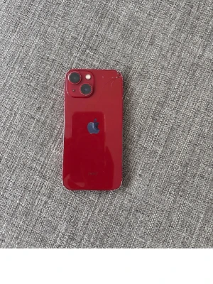 iPhone 13 mini - Säljer då jag köpt ny, fungerar som den ska utan problem. 128gb, batterihälsan är på 77%