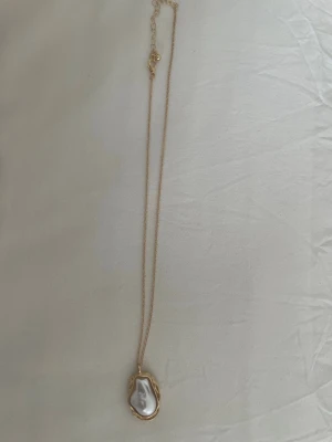 Halsband  - Halsband med sten