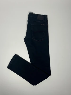 Nudie jeans - 👕 Plagg: Jeans                                                          📏 Storlek: 30/32                                                            🏷️ Märke/Modell: Nudie                                                ✨ Skick: Fint skick                                                        💬 Vid frågor är det bara att skriva!                                                                                          🛍️ Gramenti