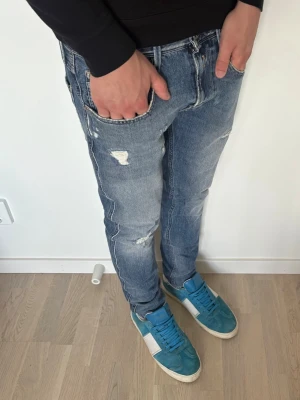 Replay jeans - Replay jeans | Modell: Anbass | Storlek 31/32 | Bra skick, defekt på sista bilden 