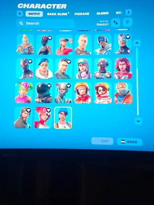 OG fortnite konto - Jag har mer bilder men plick tillåter max 7 bilder. Kom privat och fråga om mer bilder.
