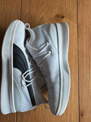 Puma Clyde basketskor  - Puma Clyde basketskor, storlek 44,5, mycket bra skick 
