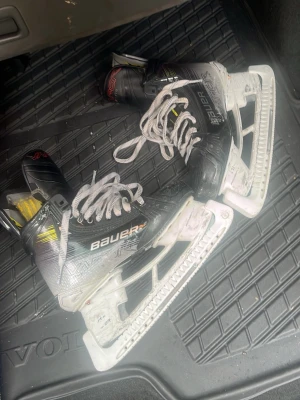 Bauer Vapor hockeyskridskor 6.5 - Säljer ett par Bauer Vapor hockeyskridskor i storlek 6.5 fit 2