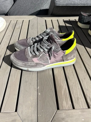 Philippe Model - Philippe model trainer. Storlek 41. Skick 8/10, se bild 3. Retail 3,000 SEK.