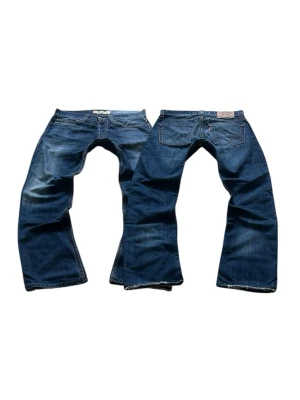 Blåa Rare Vintage Levis 512 Bootcut Jeans Storlek W30 L32 - Mycket fina Levis Jeans i blå färg. | Jeansen är i mycket bra skick och sparsamt använda. |  Äkta som allt annat jag säljer! ✅ |  Storlek: W30 L32 | Skick: Mycket Bra Skick - tyvärr en reva/litet hål vid ena bakfickan (SE SISTA BILDER) | Färg: Blå | Märke: Levis | Modell: Jeans |   Hör gärna av dig vid frågor så svarar jag så fort jag kan! 😁 |  (SKU - 246)