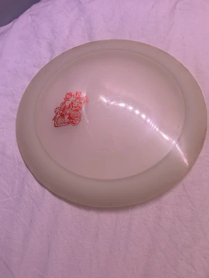 Distance driver -  Discmania Madjesty  13 speed  5 glide  -2 turn 2 fade   Har andvänts, men flyger som ett skott fortfarande!