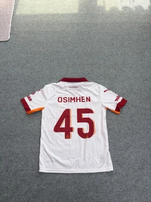Vit Galatasaray matchtröja Puma - Sitter som en mindre L