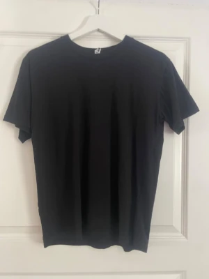 Dave t shirt  - Dave t shirt från albumet We’re all alone in this together