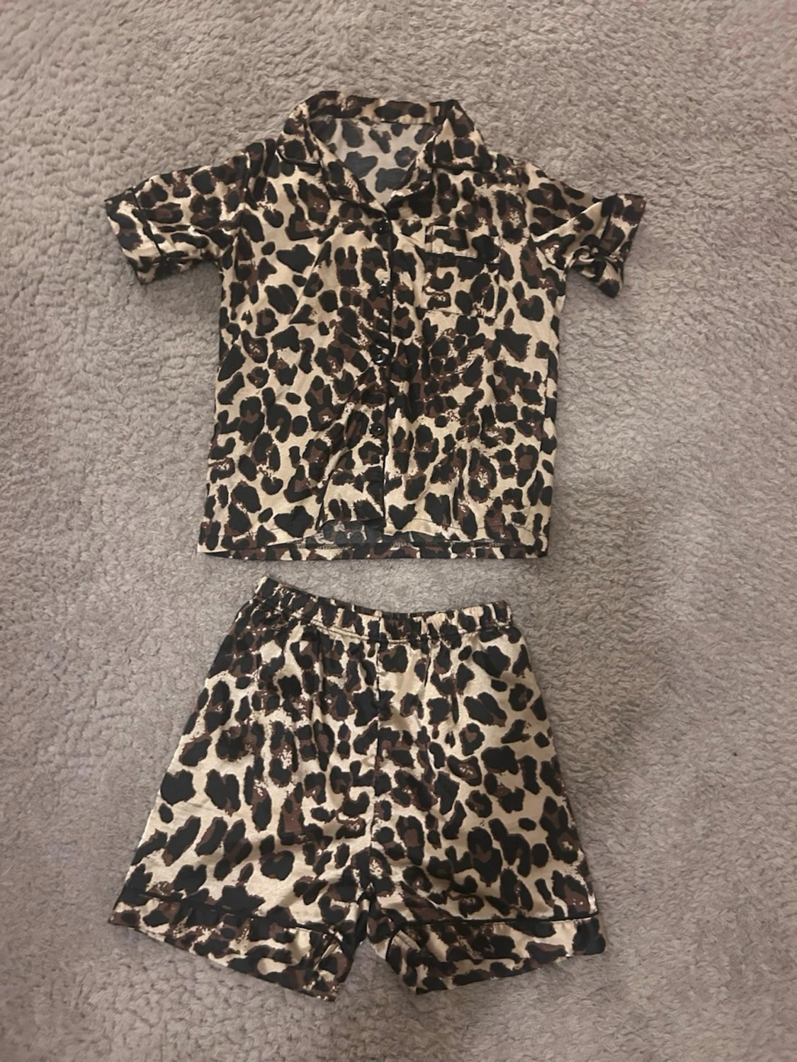 Leopardmönstrad pyjamas,set