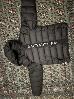 Moncler Ume - Helt ny Moncler Ume puffer jacka