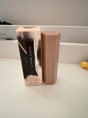 Fenty Beauty Contour - Fenty Beauty Match Stix contour. Helt nytt med förpackningar. I färgen Soft Amber