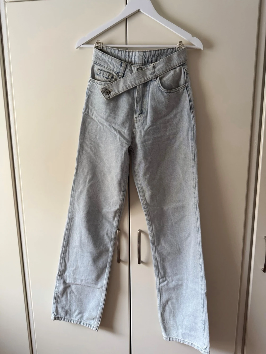 Ljusblå high waist jeans  - 1