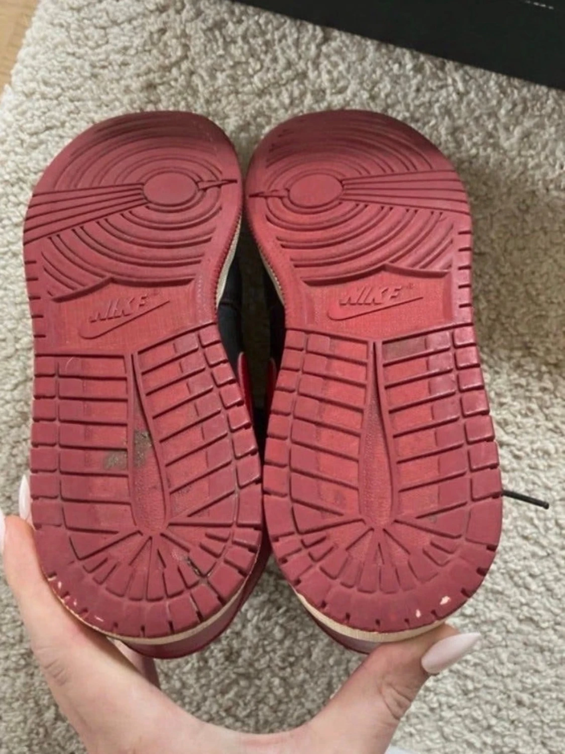 Air Jordan 1 Mid svart/röd 39 - 1