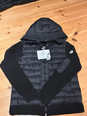 Moncler cardigan - Helt ny 