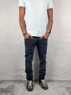 Replay jeans  - Ett par riktigt snygga jeans från Replay i storlek W28 L32 i modellen Anbbas 