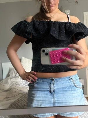 Söt glittrig topp - Super fin glittrig topp från hm